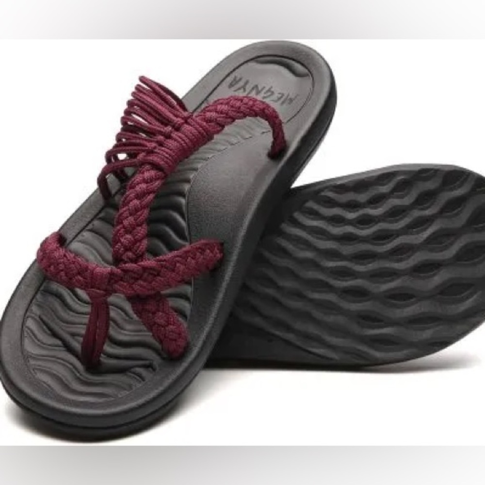 Megnya Walking sandals